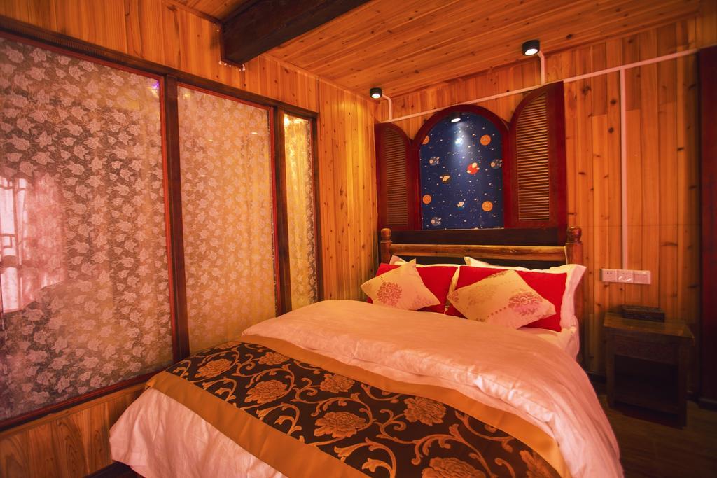 Secret Garden Hotel Lijiang  Buitenkant foto