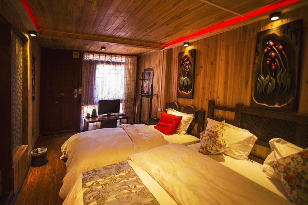 Secret Garden Hotel Lijiang  Buitenkant foto