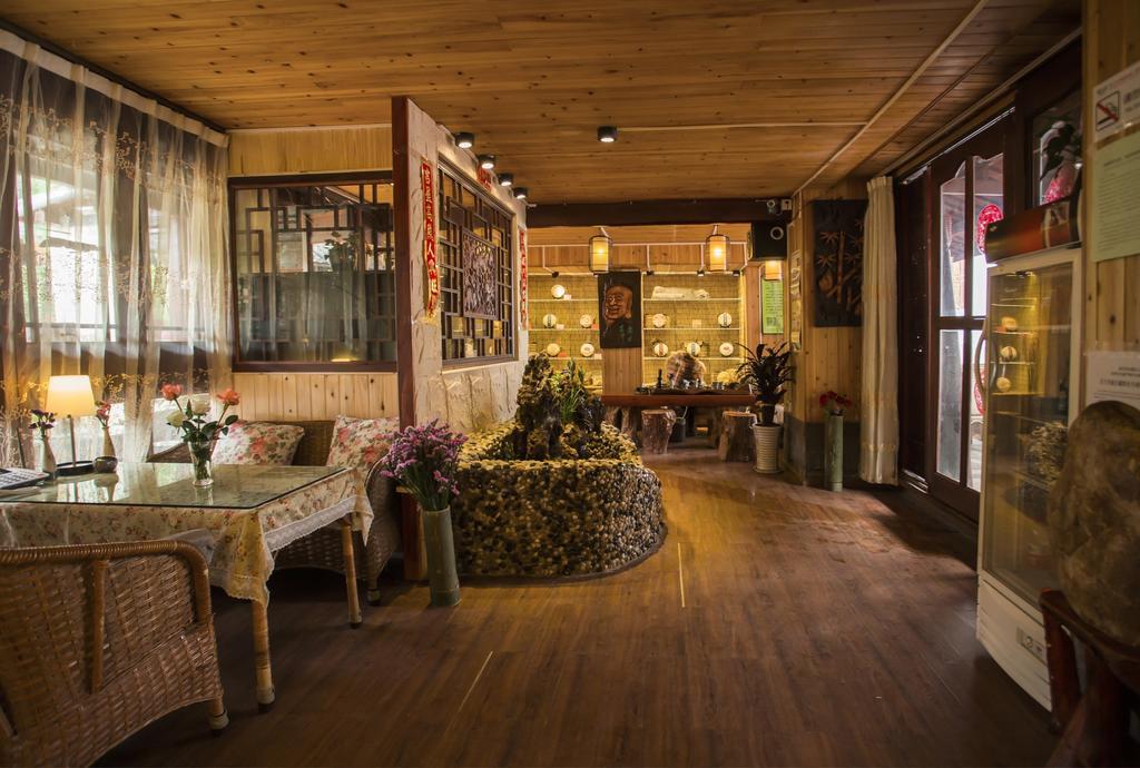 Secret Garden Hotel Lijiang  Buitenkant foto